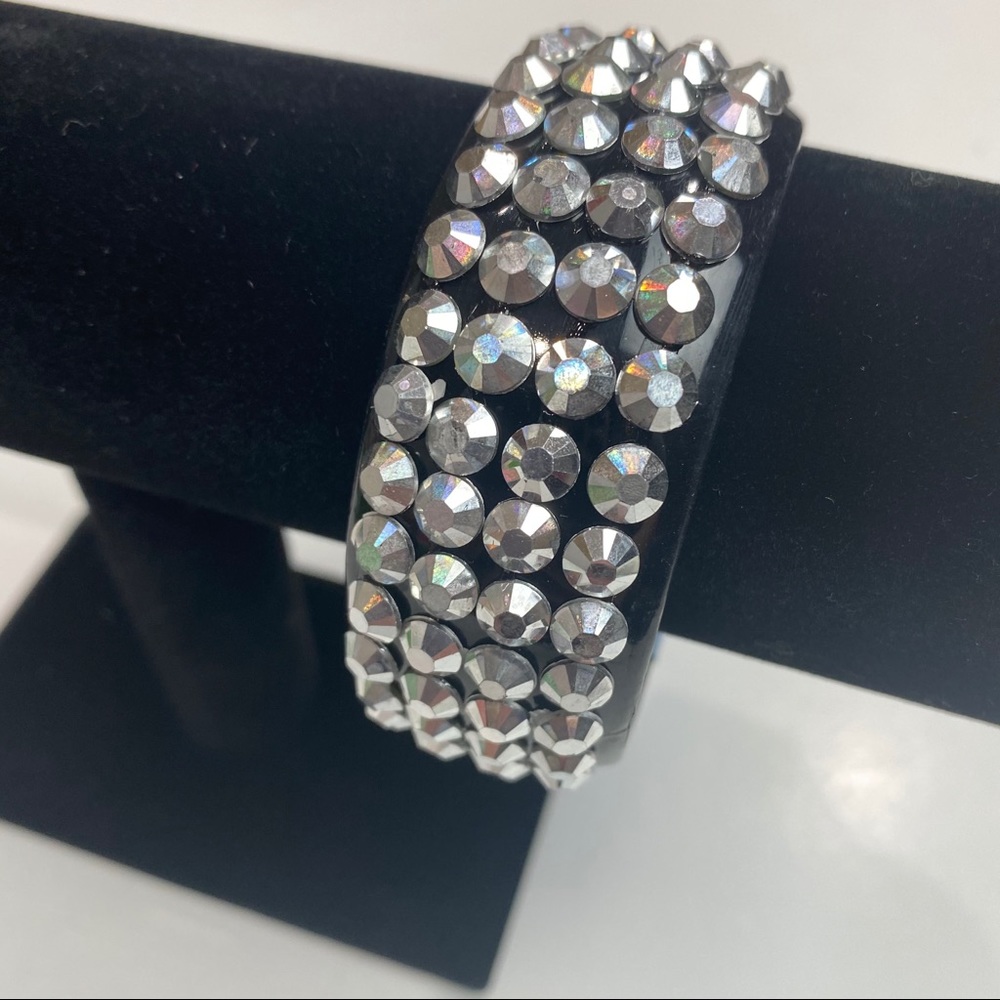 💍 Rainbow wide studded bracelet New